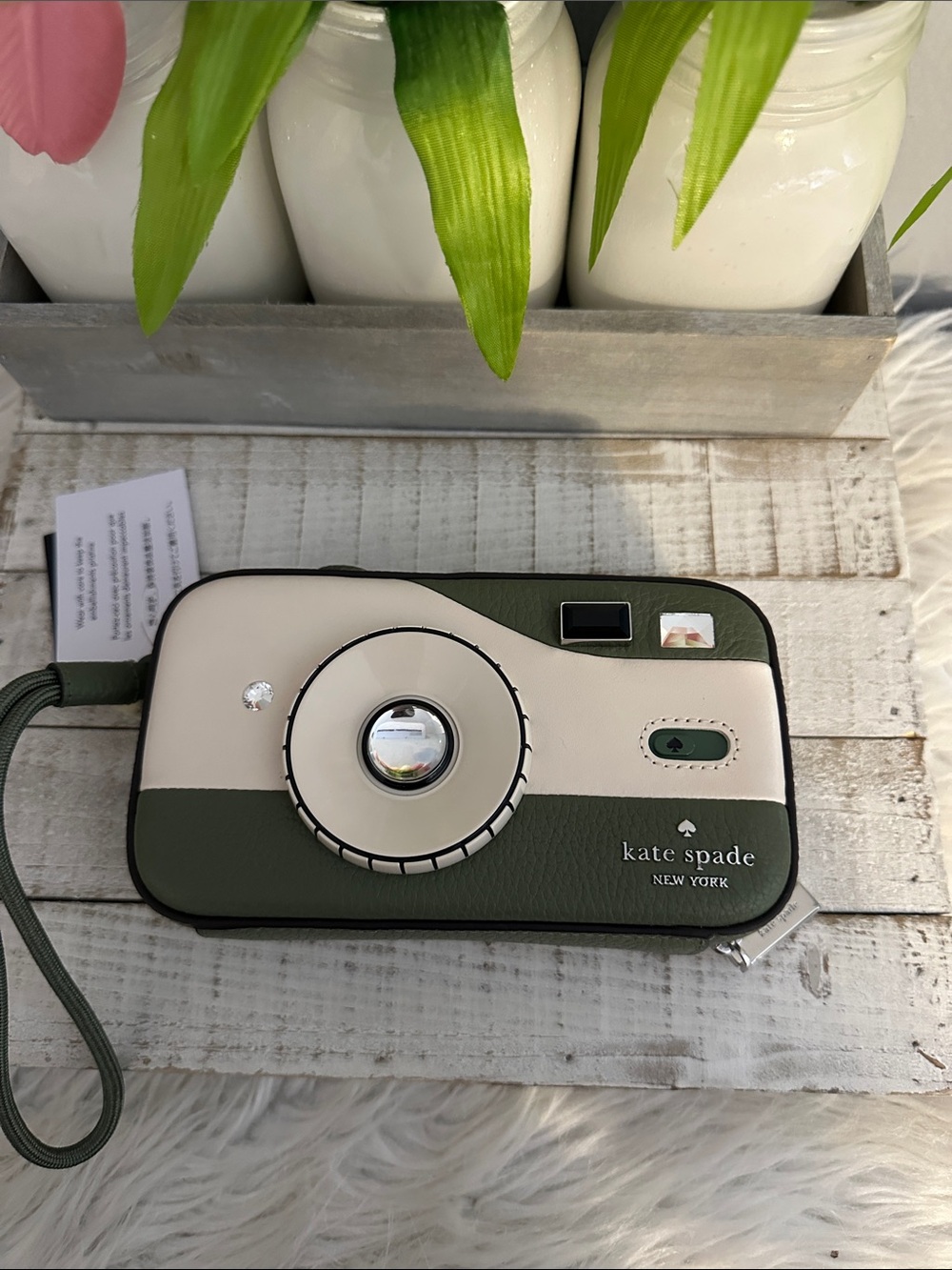 Nwt Kate spade picture this 3d camera wristlet - Picture 2 of 11